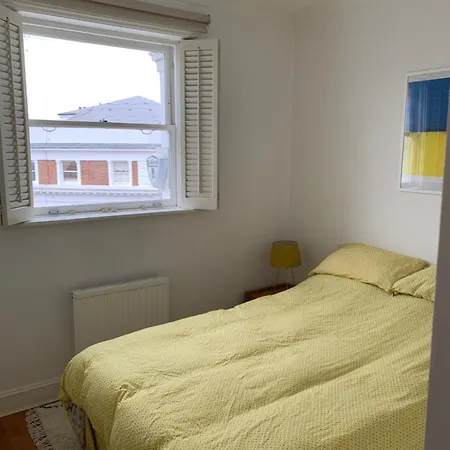 Prime Notting Hill, Luxurious 2 Beds, Roof Terrace Apartment