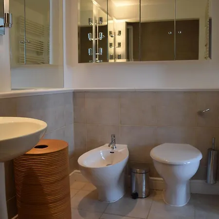 Prime Notting Hill, Luxurious 2 Beds, Roof Terrace