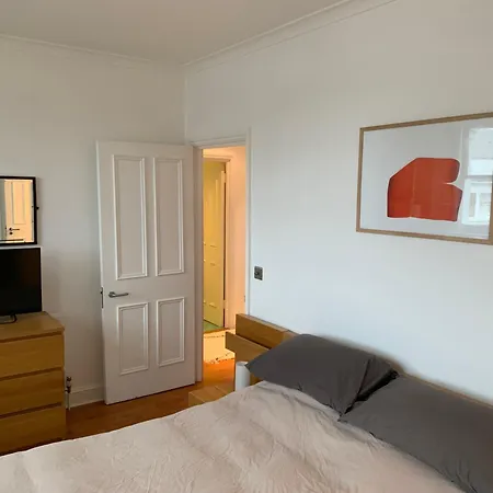 Prime Notting Hill, Luxurious 2 Beds, Roof Terrace * London