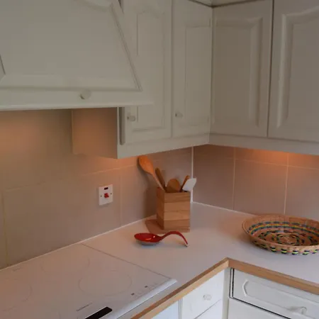 Prime Notting Hill, Luxurious 2 Beds, Roof Terrace London