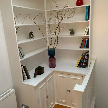 Prime Notting Hill, Luxurious 2 Beds, Roof Terrace Apartment London