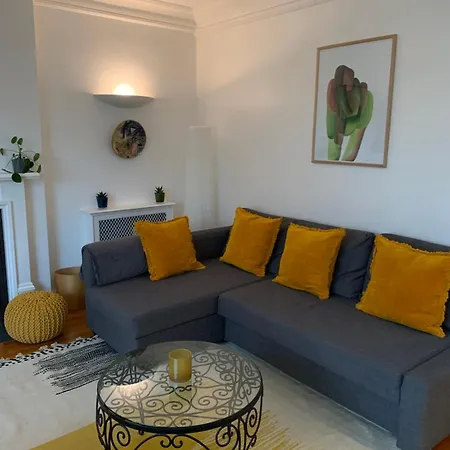 Prime Notting Hill, Luxurious 2 Beds, Roof Terrace *