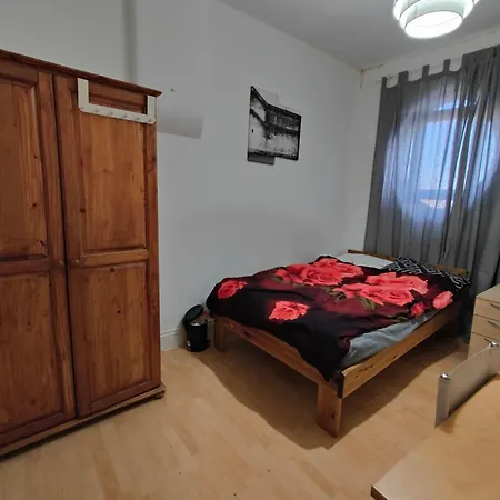 Large House In London's Trendiest Area London