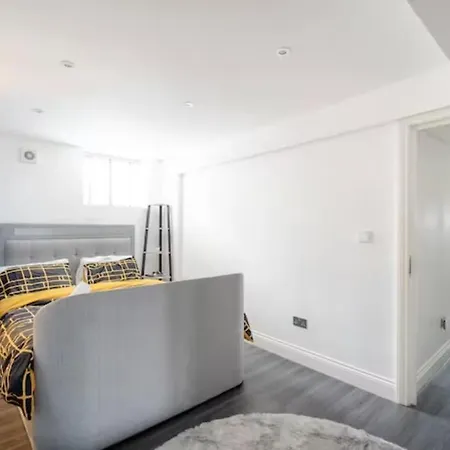 Apartment Modern House With Relaxing Hot Tub *