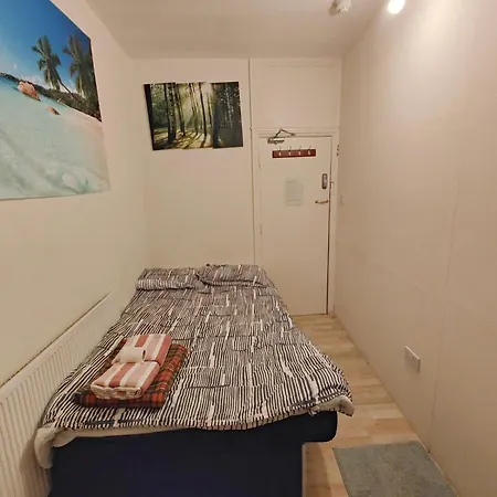 Homestay Large House In London's Trendiest Area *