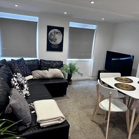 Floor 2bed Flat
