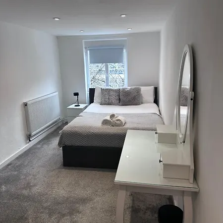 Floor 2bed Flat *