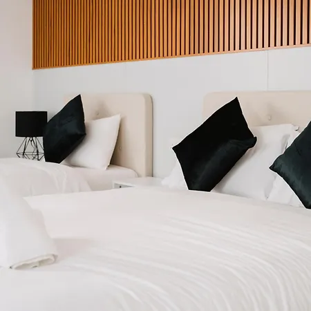 Hotel Wns Skylines Village *
