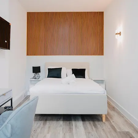 Wns Skylines Village * London