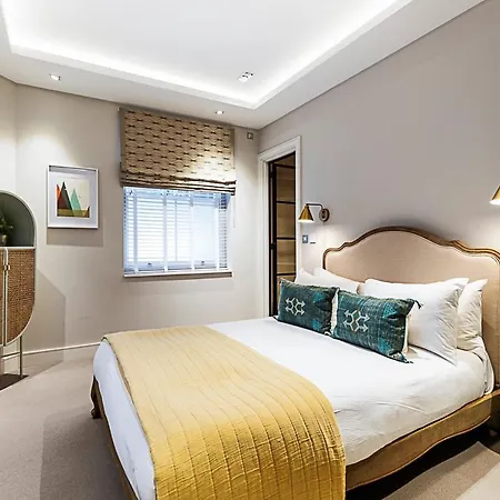 Pepys House A Modern Touch Of History *