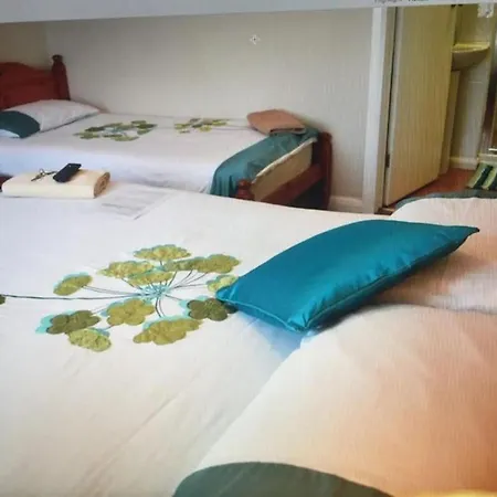 In Guest - Comfortable Family With Tv, Free Fast Wifi, Sleeps 4 With 1 Bunk Bed Хейс