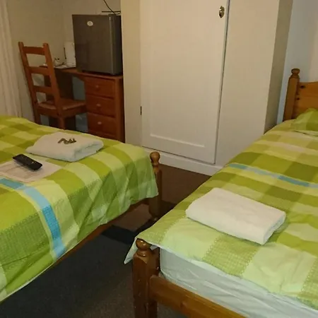 In Guest - Comfortable Family With Tv, Free Fast Wifi, Sleeps 4 With 1 Bunk Bed *
