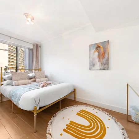 Apartment Iconic With Terrace Over Harrods