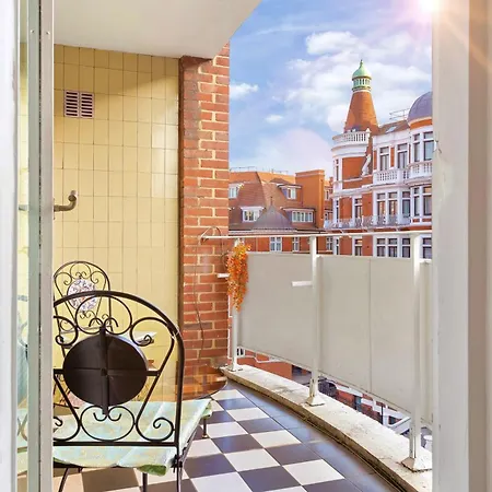 Iconic With Terrace Over Harrods Apartment *