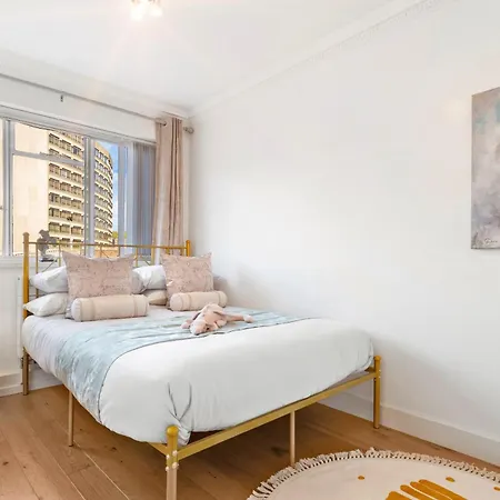 Apartment Iconic With Terrace Over Harrods London