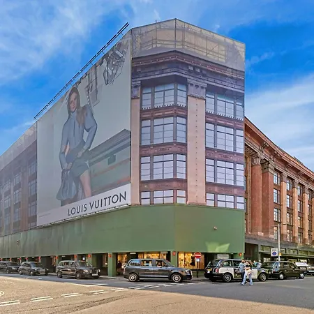 Iconic With Terrace Over Harrods *