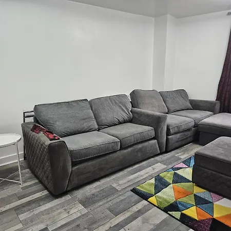 One Bedroom Flat * Barking (Greater London)