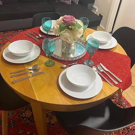 Brenda's -elephant & Castle Apartment