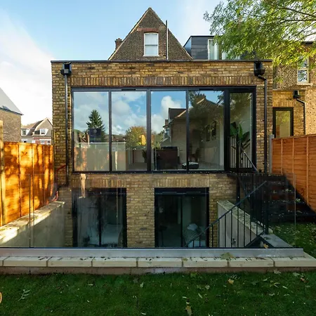 Modern & Bright Luxury In Honor Oak * London