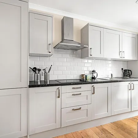 Marylebone With Spacious Kitchen And Living Area Apartment *