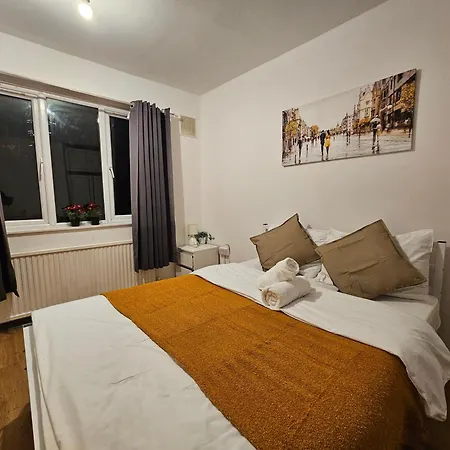 E14 Guest house *