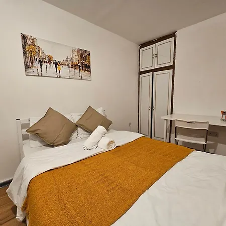E14 Guest house *
