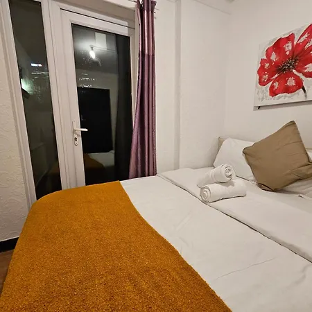 Guest house E14 London