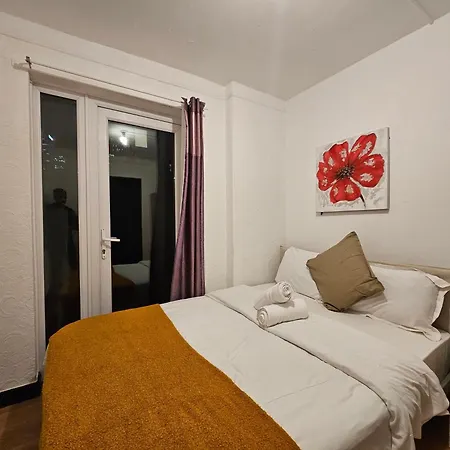 Guest house E14 London