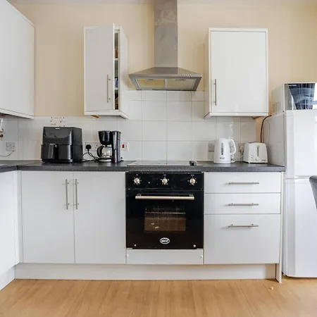 London 2 Bed Sleeps 5 To 6 Netflix Family Friendly Apartment