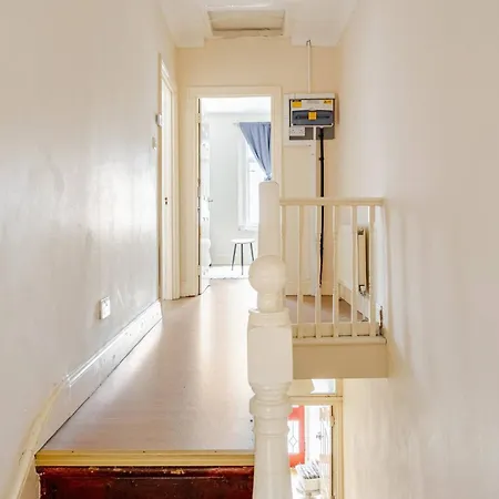 Apartment London 2 Bed Sleeps 5 To 6 Netflix Family Friendly