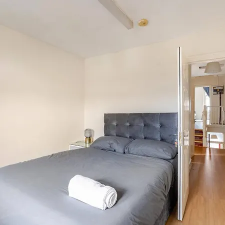 London 2 Bed Sleeps 5 To 6 Netflix Family Friendly *
