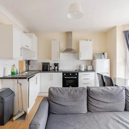 London 2 Bed Sleeps 5 To 6 Netflix Family Friendly Apartment Croydon