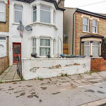London 2 Bed Sleeps 5 To 6 Netflix Family Friendly Apartment *