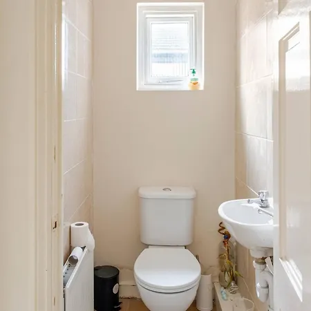 Apartment London 2 Bed Sleeps 5 To 6 Netflix Family Friendly Croydon