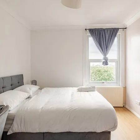 London 2 Bed Sleeps 5 To 6 Netflix Family Friendly *