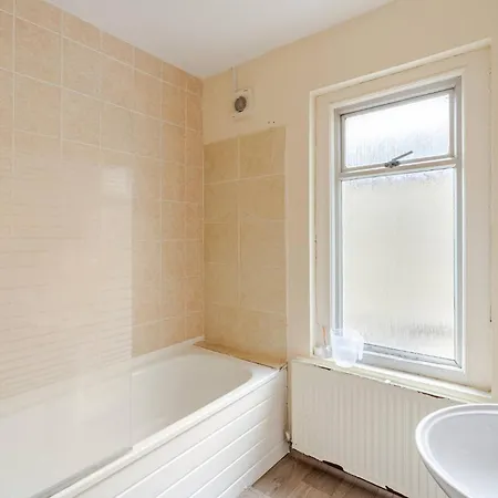London 2 Bed Sleeps 5 To 6 Netflix Family Friendly