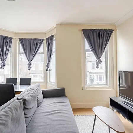 London 2 Bed Sleeps 5 To 6 Netflix Family Friendly Apartment *