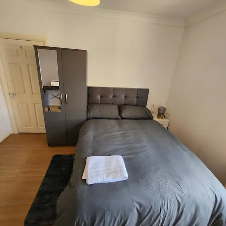 Apartment London 2 Bed Sleeps 5 To 6 Netflix Family Friendly Croydon