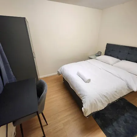London 2 Bed Sleeps 5 To 6 Netflix Family Friendly Croydon
