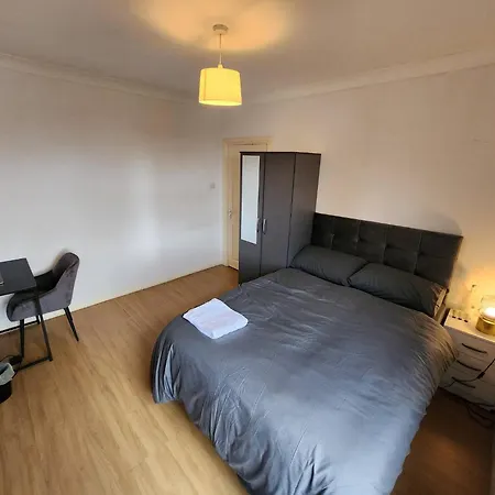 London 2 Bed Sleeps 5 To 6 Netflix Family Friendly Apartment *