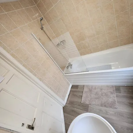London 2 Bed Sleeps 5 To 6 Netflix Family Friendly Apartment Croydon