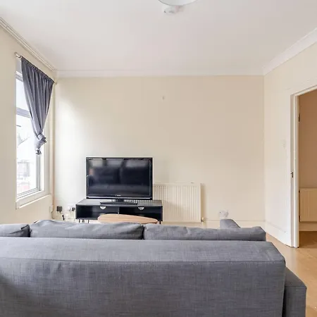 London 2 Bed Sleeps 5 To 6 Netflix Family Friendly Croydon