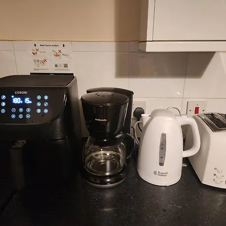 London 2 Bed Sleeps 5 To 6 Netflix Family Friendly