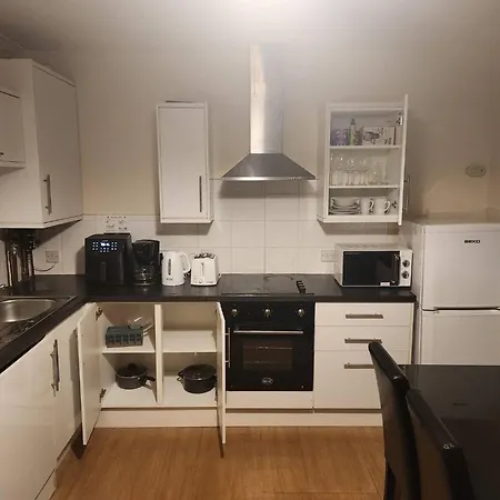 London 2 Bed Sleeps 5 To 6 Netflix Family Friendly