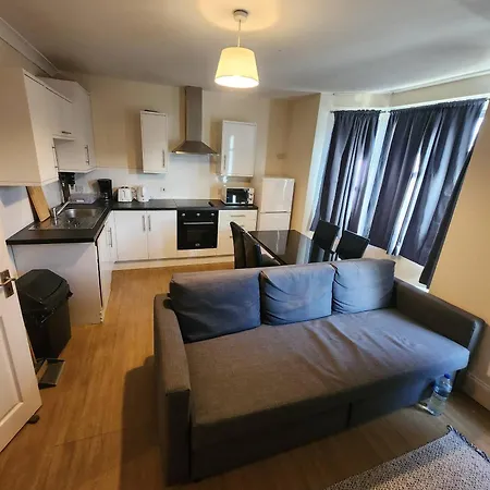 London 2 Bed Sleeps 5 To 6 Netflix Family Friendly Apartment *