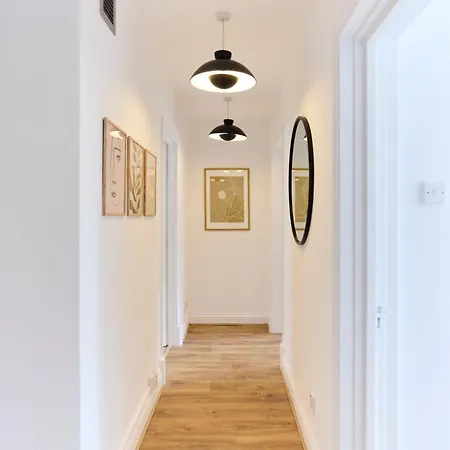 The Goodge Street Place - Bright 2bdr Flat