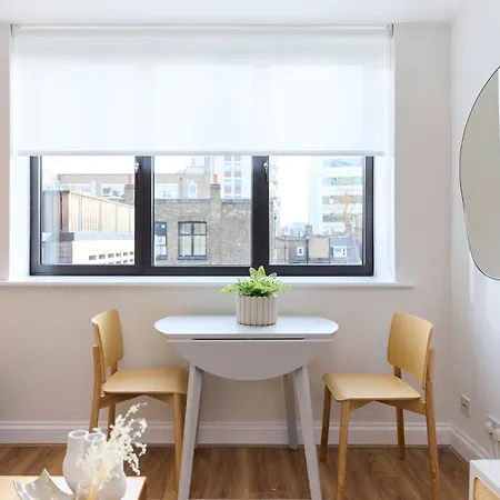 The Goodge Street Place - Bright 2bdr Flat