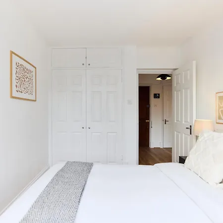 The Goodge Street Place - Bright 2bdr Flat *