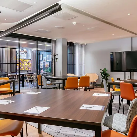 Hampton By Hilton Park Royal Hotel London