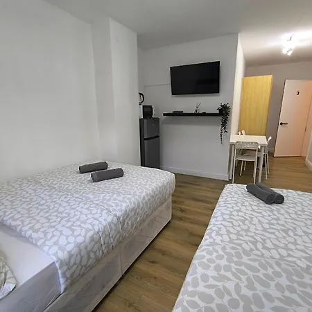4 Pers Style South Wimledon Tube Station Guest house *